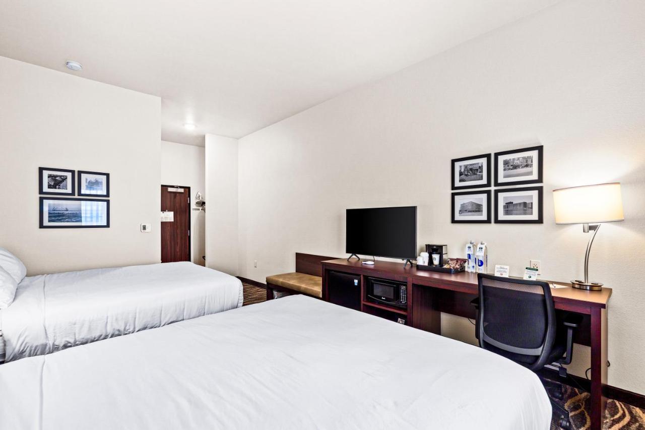 Cobblestone Hotel & Suites Сьюпириор Экстерьер фото